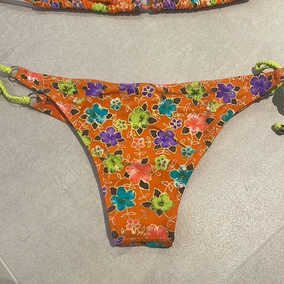 Women size small Neon bikini top and bottom set size ties triangle top - Picture 6 of 8